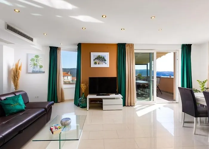 Villa In Korni With Swimming Pool