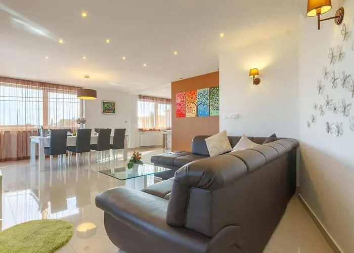 Villa In Korni With Swimming Pool Kornić