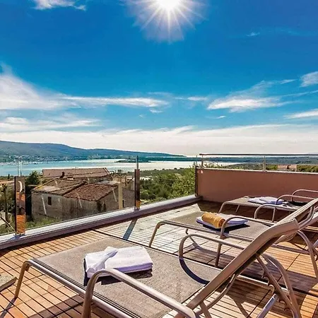 In Korni With Swimming Pool Villa