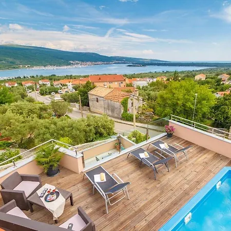 Villa In Korni With Swimming Pool