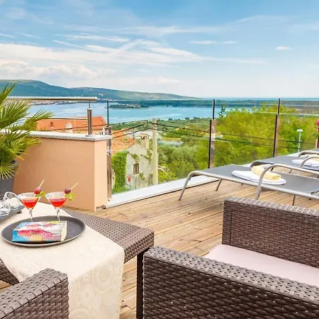 In Korni With Swimming Pool *