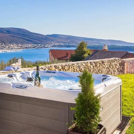 Villa In Korni With Swimming Pool *