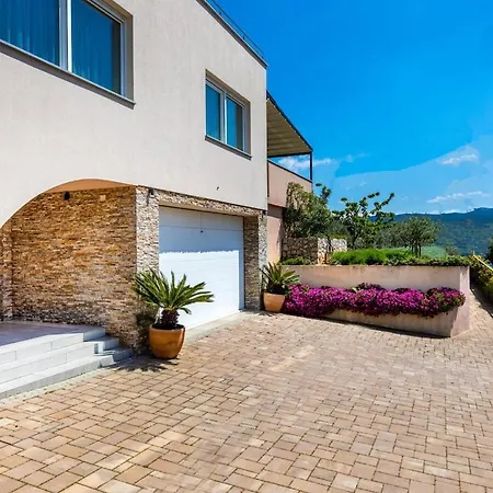 In Korni With Swimming Pool Villa