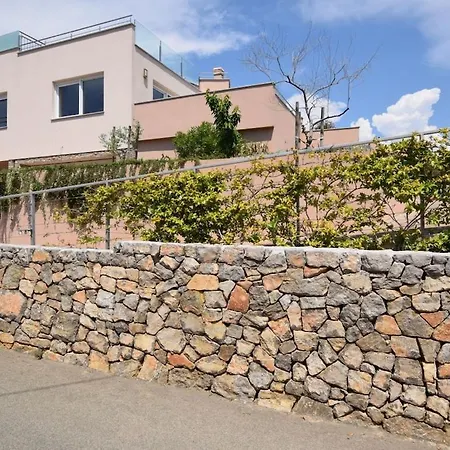 In Korni With Swimming Pool