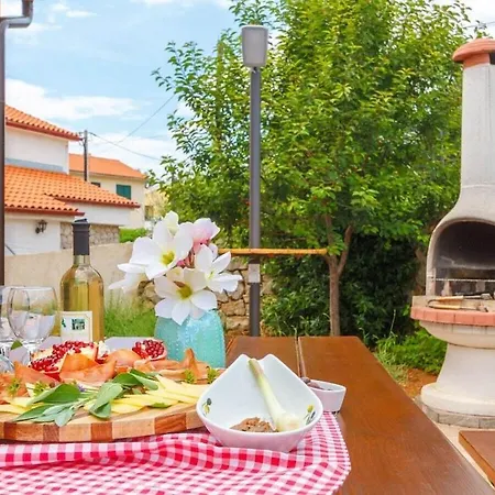 Villa In Korni With Swimming Pool