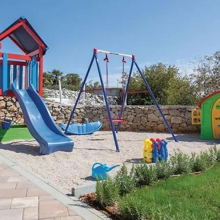 In Korni With Swimming Pool