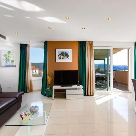 Villa In Korni With Swimming Pool