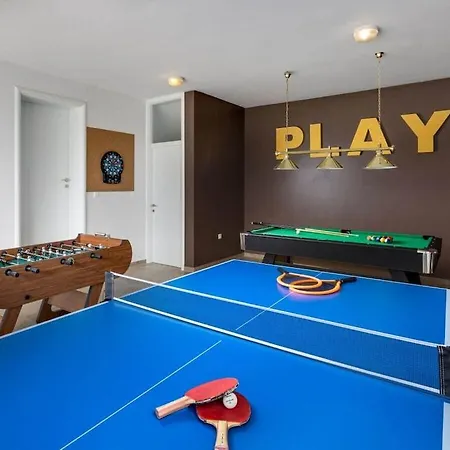 In Korni With Swimming Pool Villa